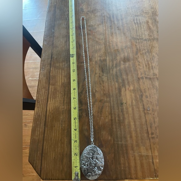 Vintage Perfume Large Oval Locket and Chain SilverTone Village Scene Unique - Picture 8 of 8